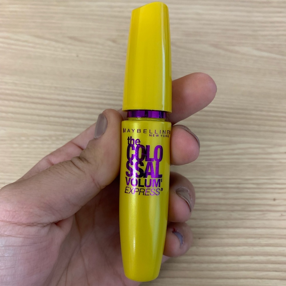colossal brown mascara
